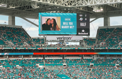 Miami Dolphins fan manages to miss his own marriage proposal at NFL game