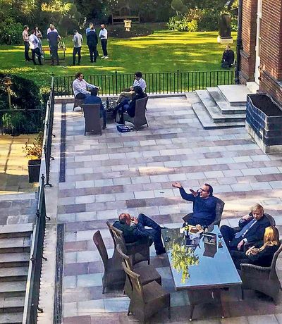 Man perfectly trolls Downing St over garden ‘meeting’ by sending wine and cheese to the cabinet