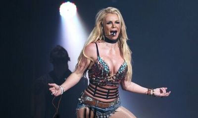 Britney Spears has no interest in paying her mom's legal bills