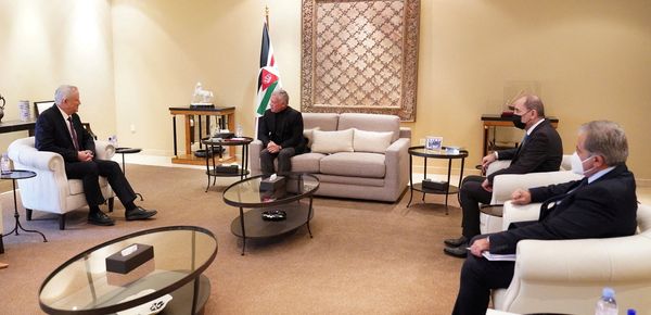 Israeli defence minister discusses regional stability with Jordanian king