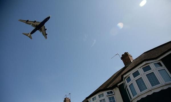 Lasers targeting planes: what we know about the growing problem