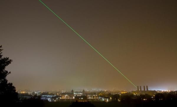 Pilots' union calls for laser pointers to be classed as offensive weapons