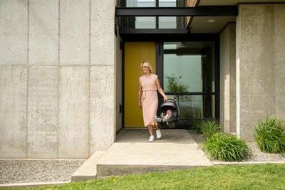 Best car seats for newborn babies: Static models versus attach-to-pram