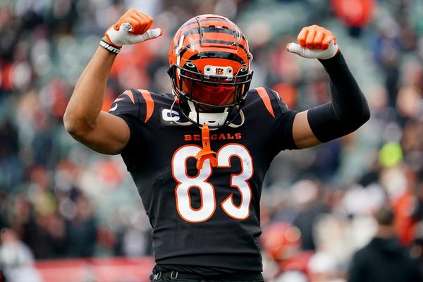 Bengals hold on, finally win in playoffs, 26-19 over Raiders – The