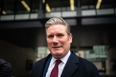 Starmer refuses to apologise, insisting he broke no Covid rules over office beer