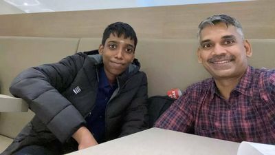 Praggnanandhaa's coach RB Ramesh tests positive for COVID-19 at tourney in Holland