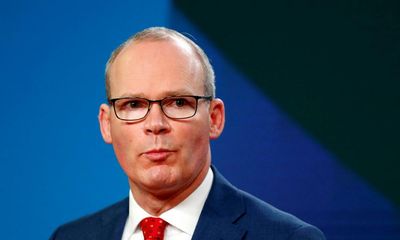 Irish foreign minister orders inquiry into champagne party during lockdown