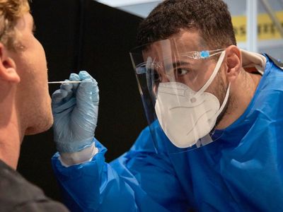 Omicron symptoms: Which signs might mean you have the Covid variant