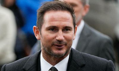 Charge against Frank Lampard of using phone while driving dropped