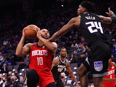 Rockets eye first-round draft pick in trade for surging Eric Gordon