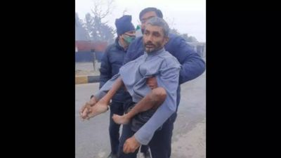 Jammu: Traffic cop gets applaud for helping differently-abled man to cross road