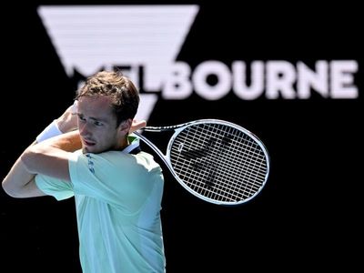 Medvedev motors to Australian Open victory