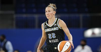 Courtney Vandersloot’s return to the Sky isn’t a sure thing