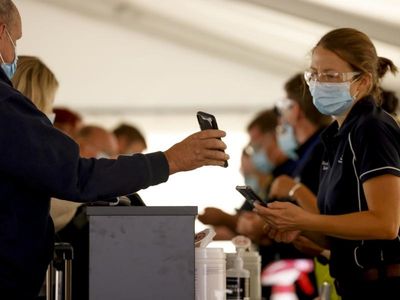 Tas drops rules for vaccinated travellers