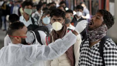 ‘Omicron wave ebbing in Mumbai; in rest of India, it could linger till March’