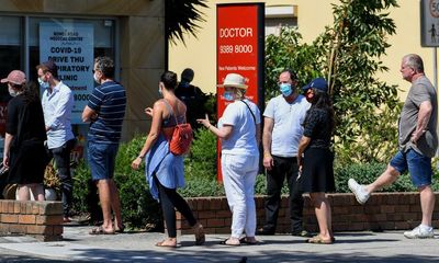 France reports nearly half a million new cases, a record increase; Italy records 228,179 daily infections – as it happened