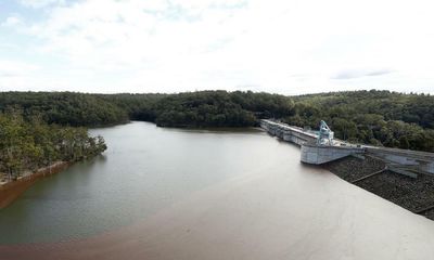 NSW government told to rework proposal to raise Warragamba dam wall as officials say impacts not justified