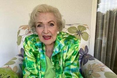 Betty White’s assistant shares photo on late star’s 100th birthday as Google shares tribute