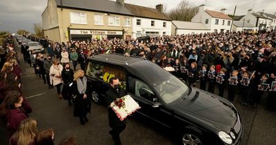 Ashling Murphy funeral: Huge crowds gather in Co Offaly to pay respects to murdered teacher