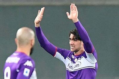 Dusan Vlahovic: Arsenal target ‘relaxed’ over future amid £60m transfer links, says Fiorentina boss Italiano