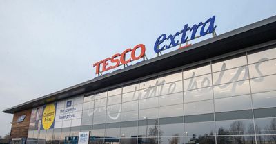 'Absolutely disgusted' Tesco customer confronts shoppers without masks