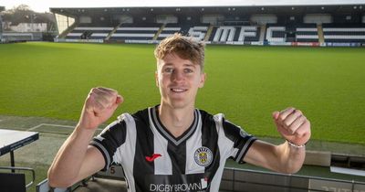 St Mirren announce first signing of 2022 as free scoring striker Alex Greive signs up