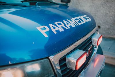 Man dies after caged golf cart sinks in canal at California course