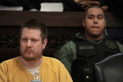 Ex-Chicago officer who killed Laquan McDonald to be released