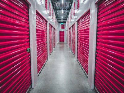 This Storage Unit Stock Has A Better 1-Year Return Than Microsoft, Apple, Starbucks And Moderna