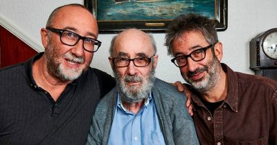 David Baddiel pays emotional tribute to beloved dad as he tragically announces his death