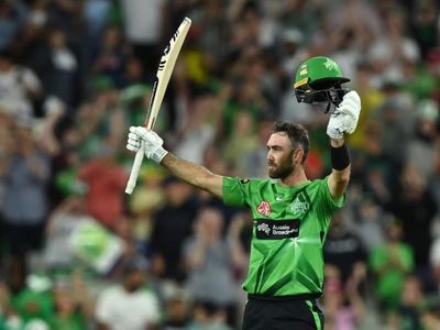 Maxwell smashes Hobart, BBL record books