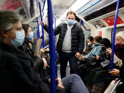 Covid news: NHS boss warns virus not ‘magically disappeared’ as TfL keeps masks despite scrapped plan B