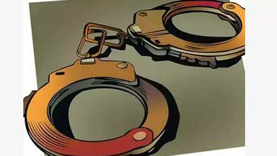 Criminal held on extortion charges