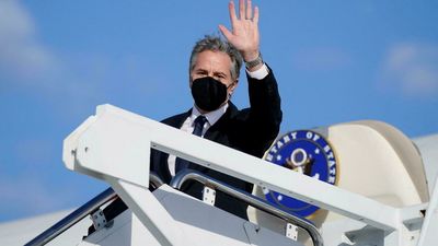 Blinken pledges US military aid on visit to Kyiv amid fears of 'short notice' Russian invasion