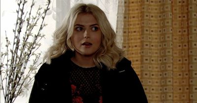 Coronation Street Bethany Platt actress looks different off screen in 'extra' outfit