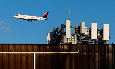 Airlines cancel some US flights over 5G concerns