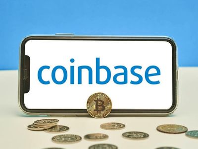 Why Coinbase Stock Could Break Above This Bearish Pattern Following Mastercard Partnership