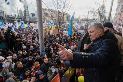 Ukraine court refuses to arrest ex-leader in treason case