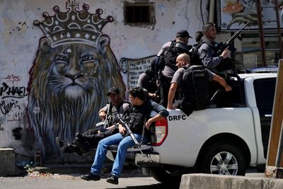 Rio de Janeiro police move to regain control of some favelas