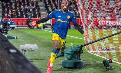Anthony Elanga puts Manchester United on path to win at Brentford