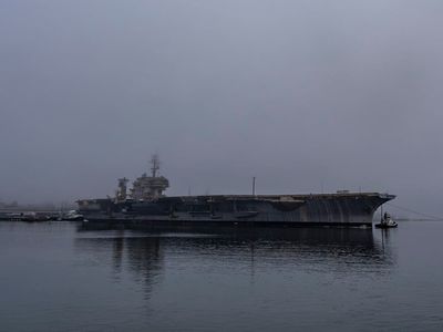 Aircraft carrier sold for 1 cent for scrap headed to eBay after Navy rejects $5m museum bid