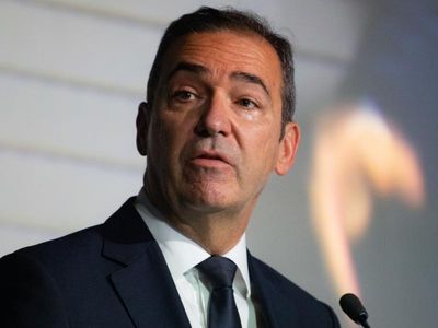 Eleven virus deaths in SA as cases rise