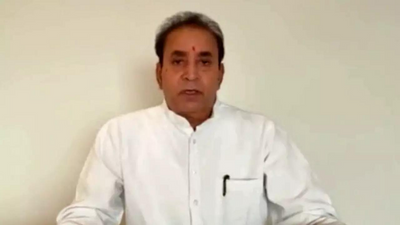 Ex-Mumbai Police commissioner Param Bir Singh shivering when quizzed, says former Maharashtra minister Anil Deshmukh