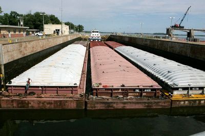 Army Corps to spend $732M on Mississippi River lock upgrade