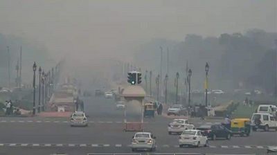 Delhi's air quality remains in 'very poor' category, AQI docks at 318