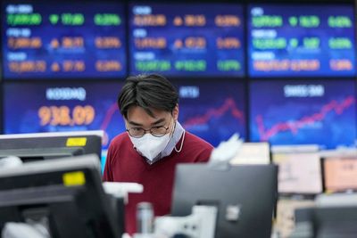 Asian stocks rise after China rate cuts, Japan export gain