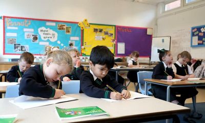Why are ministers obsessed with teaching children to read using phonics?