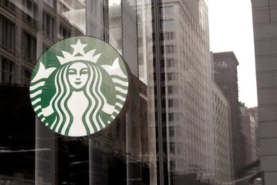 Customers boycott Starbucks after coffee chain reverses vaccine mandate for workers
