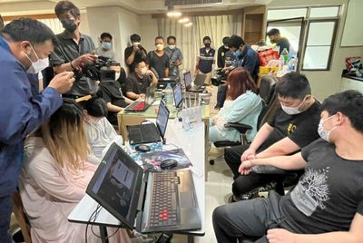 10 Chinese 'scammers' nabbed