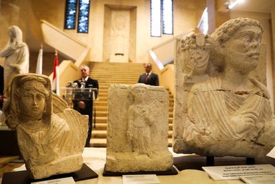 Lebanese museum returns artefacts from Syria's ancient city of Palmyra